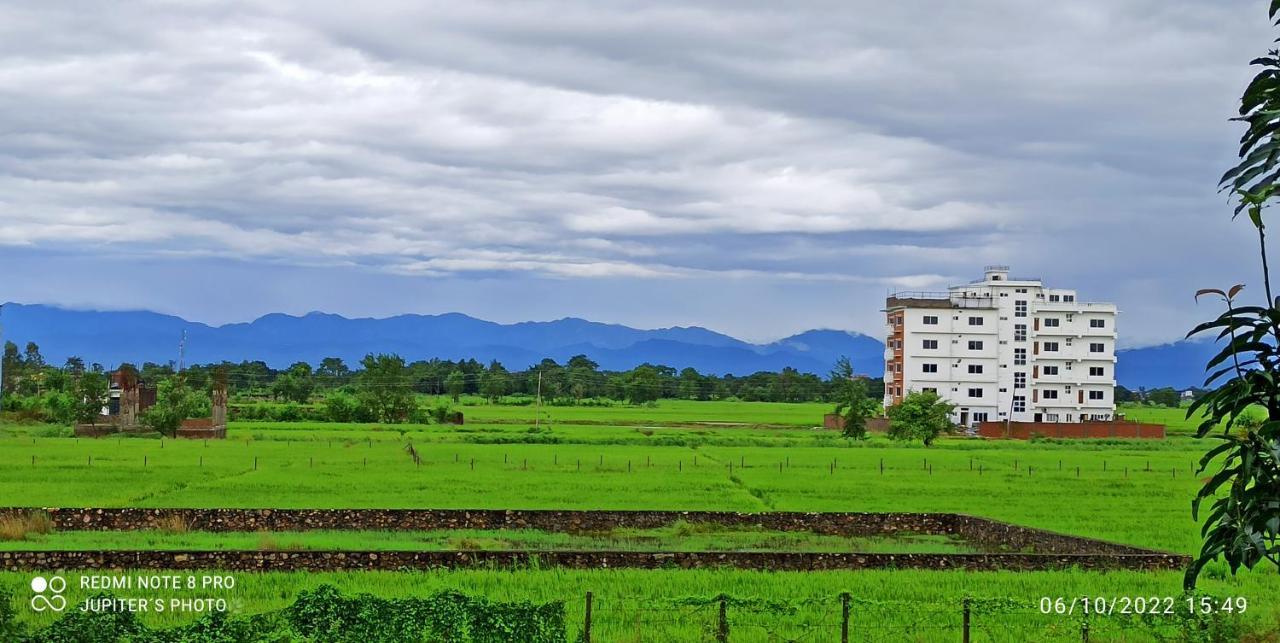 The Lumbini Village Lodge Buitenkant foto