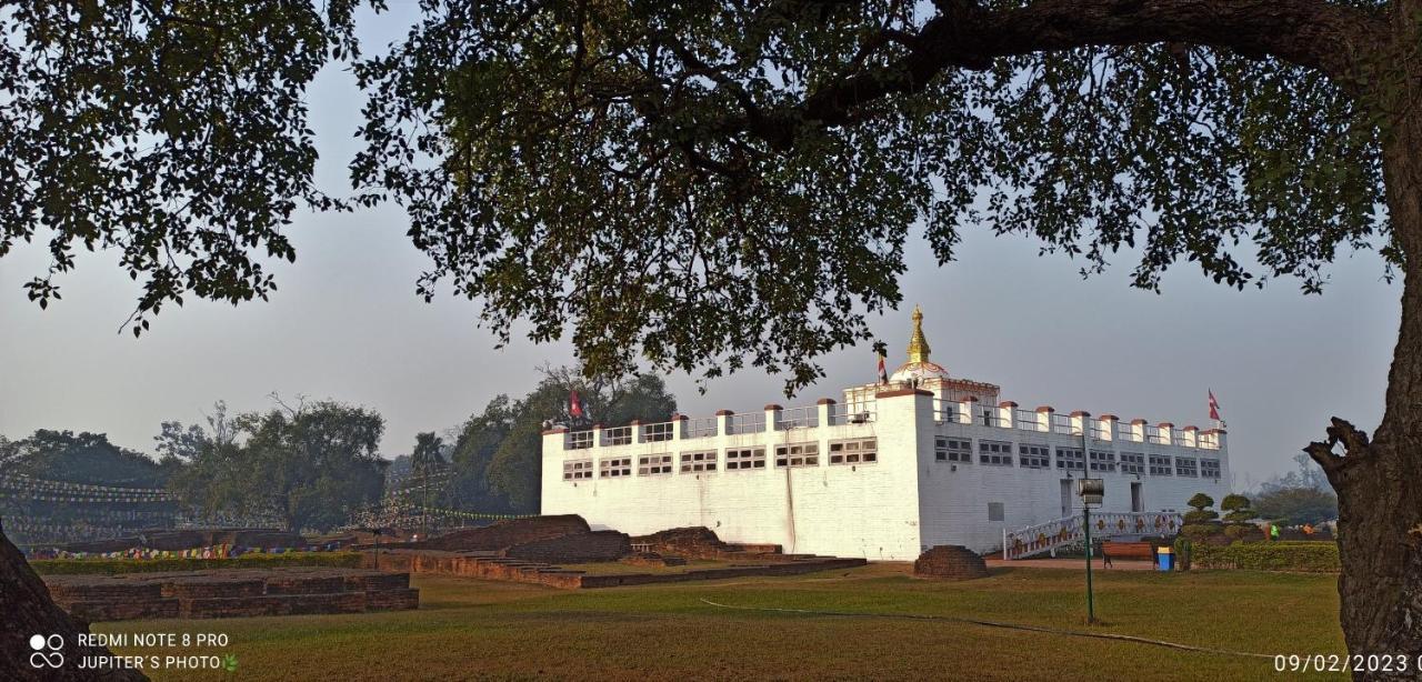 The Lumbini Village Lodge Buitenkant foto