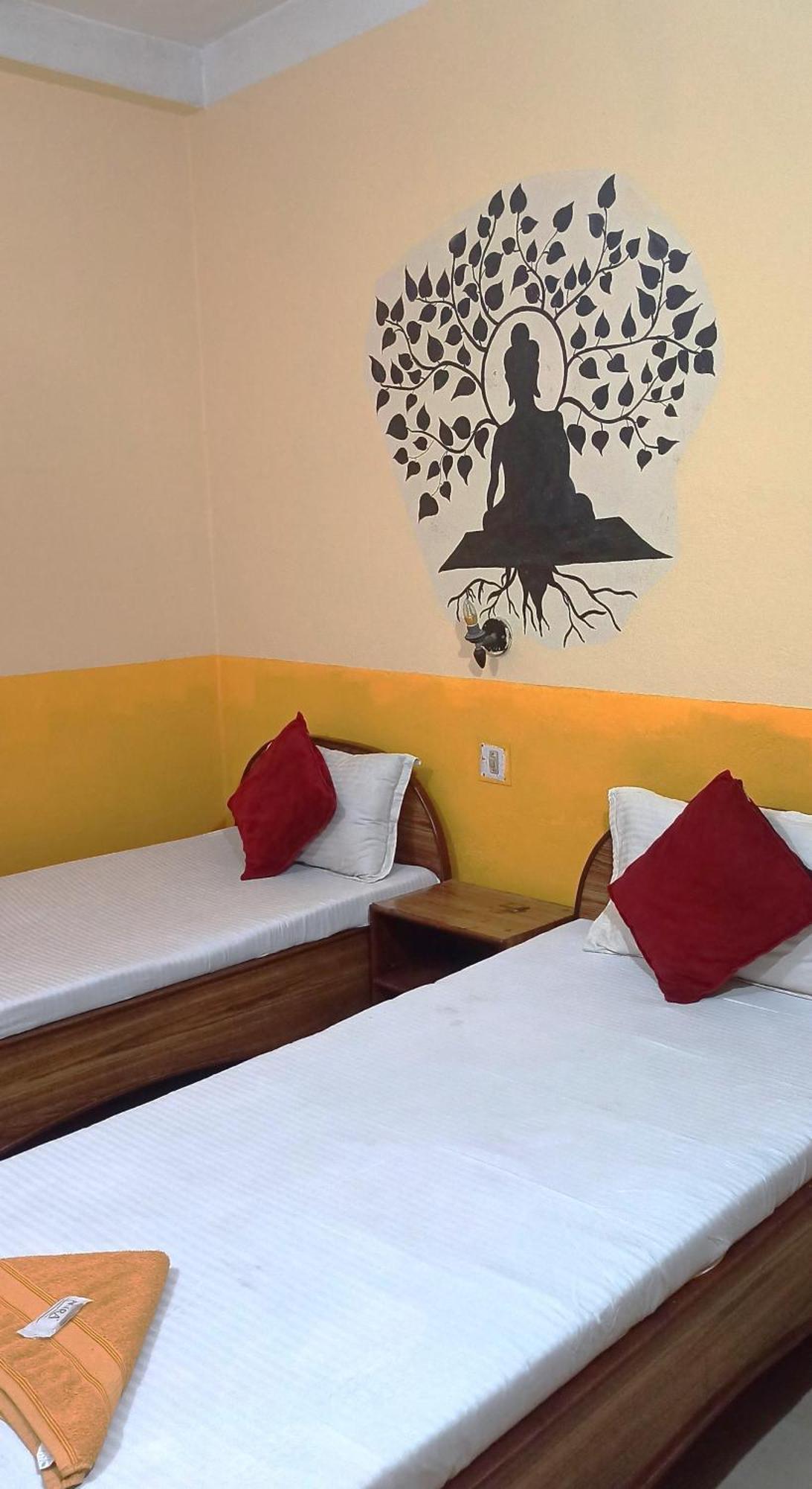 The Lumbini Village Lodge Buitenkant foto