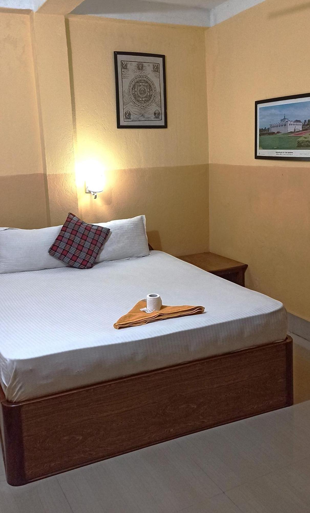 The Lumbini Village Lodge Buitenkant foto