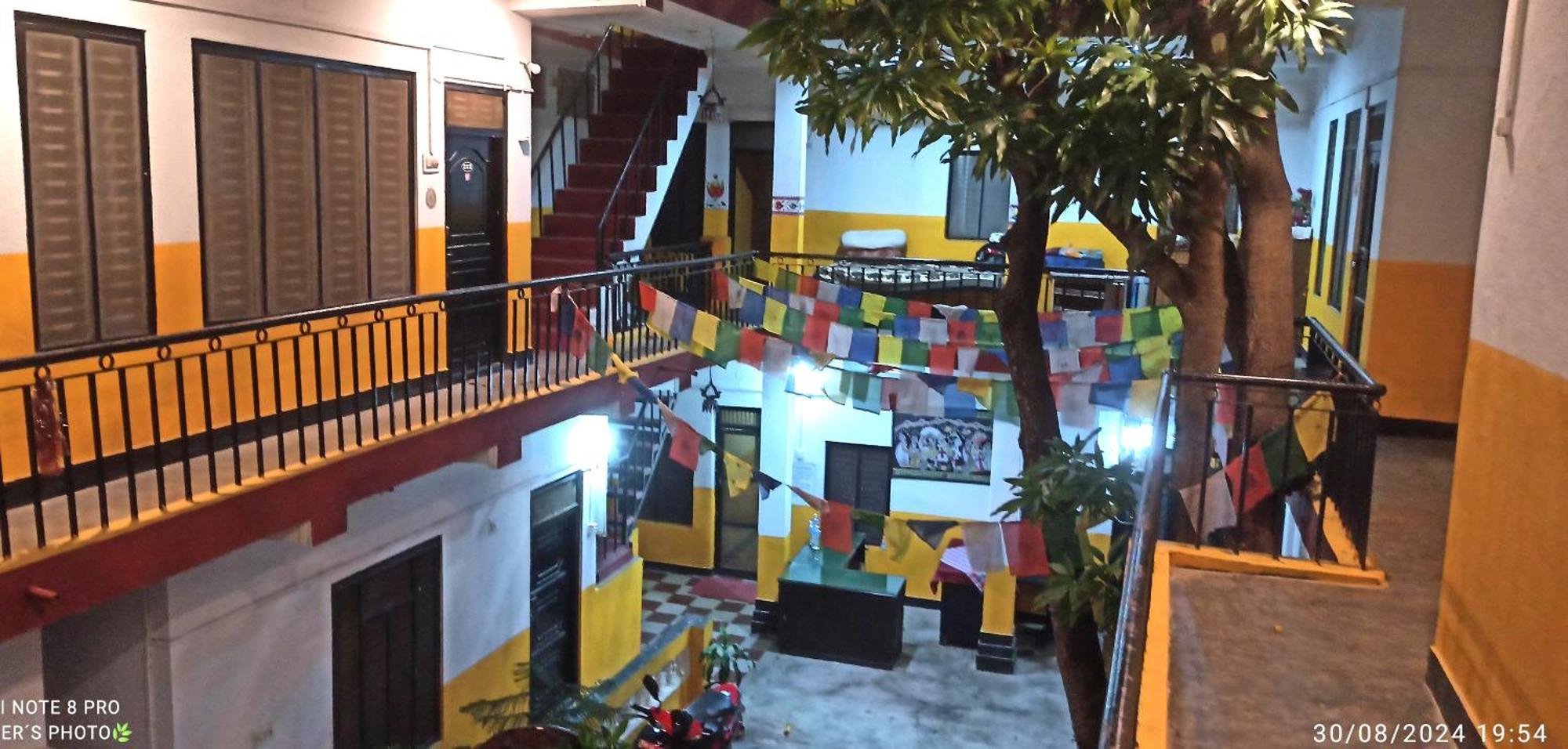 The Lumbini Village Lodge Buitenkant foto