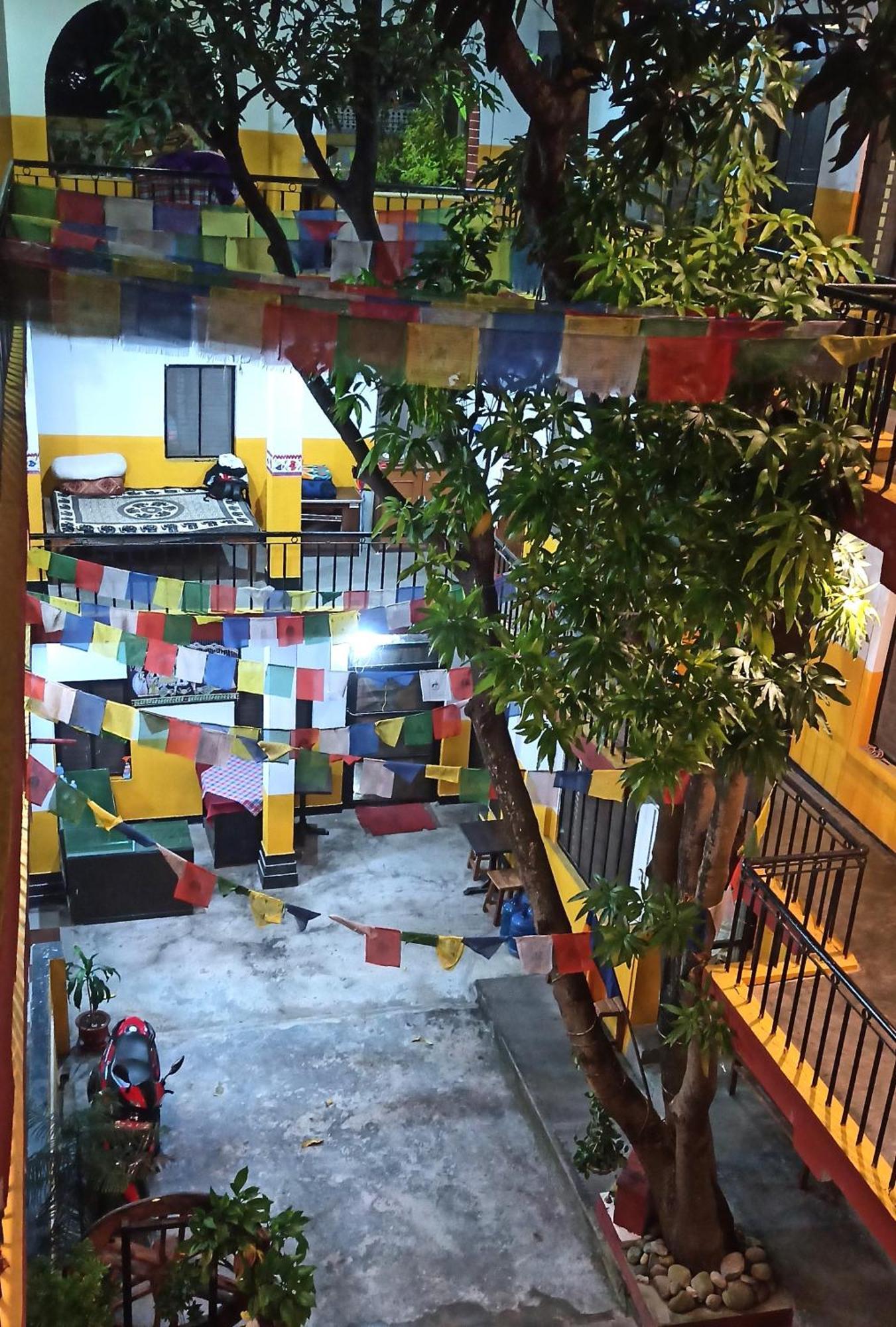 The Lumbini Village Lodge Buitenkant foto